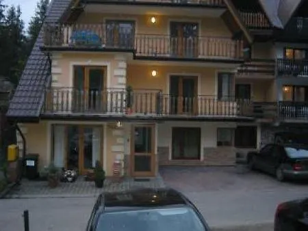 Trapez Homestay *